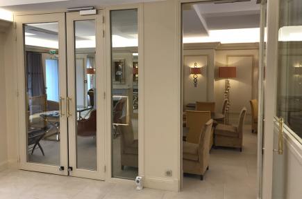 Ensemble vitré DAS Hôtel de Suède 